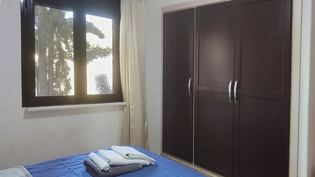 Villa Elia bedroom 2 closet