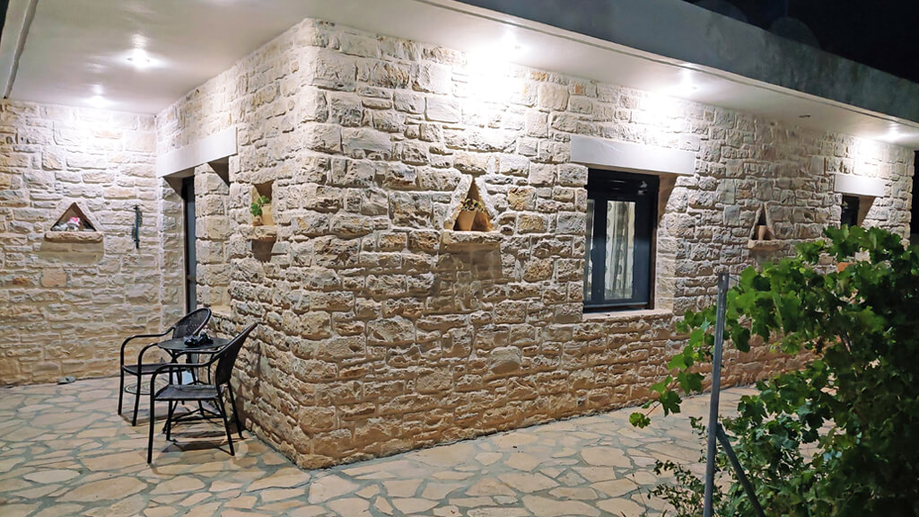 Villa Elia building night