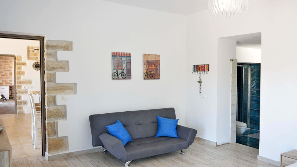 Villa PETRA bedroom sofa